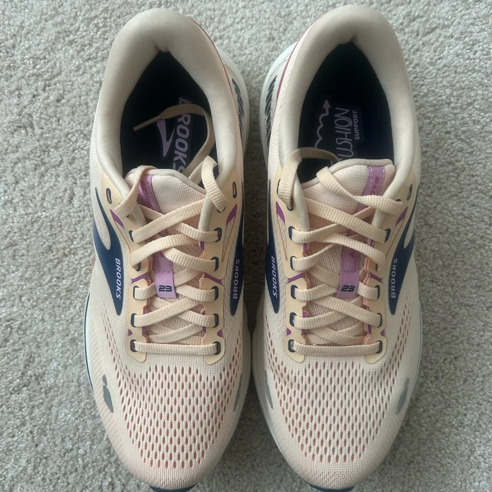 Brooks Women's Adrenaline GTS 23 in Apricot - Picture 3 of 7